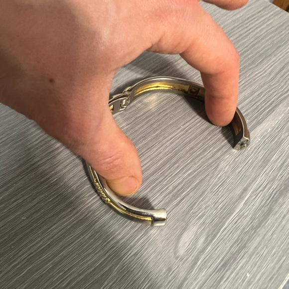 Vintage Gold and Silver Metal Hinged Bracelet - Picture 5 of 6